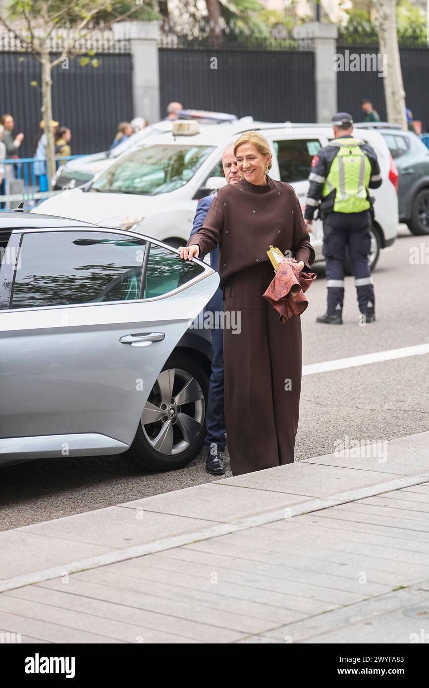 Madrid. Espagne. 20240406, la princesse Cristina de Borbon arrive au mariage de José Luis Martinez Almeida, major de Madrid, et Teresa Urquijo à Sagrado Corazon et à l'église San Francisco de Borja le 6 avril 2024 à Madrid, Espagne Banque D'Images