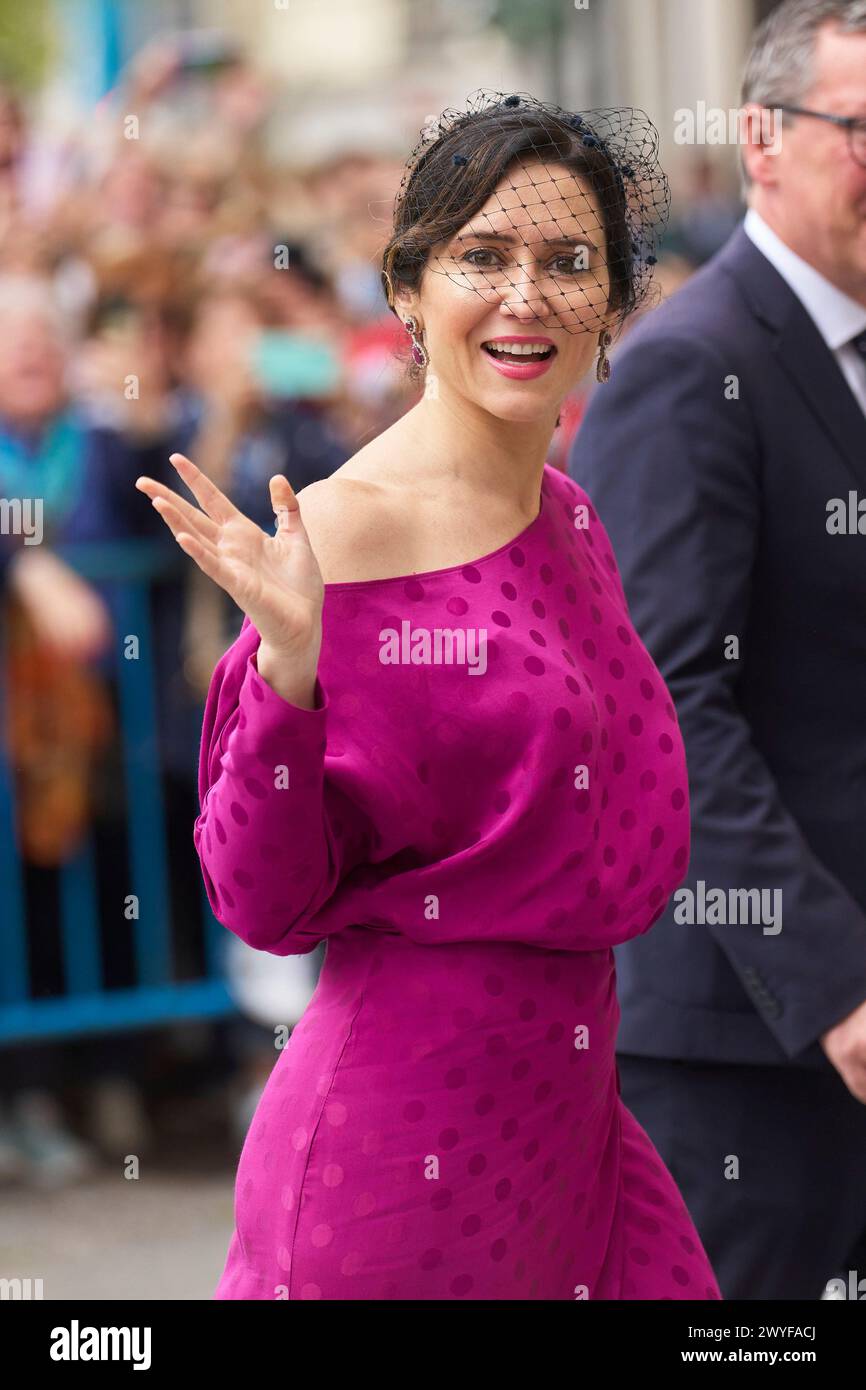 Madrid. Espagne. 20240406, Isabel Diaz Ayuso, présidente de Madrid, arrive au mariage de Jose Luis Martinez Almeida, major de Madrid, et Teresa Urquijo à Sagrado Corazon et à l'église San Francisco de Borja le 6 avril 2024 à Madrid, Espagne Banque D'Images