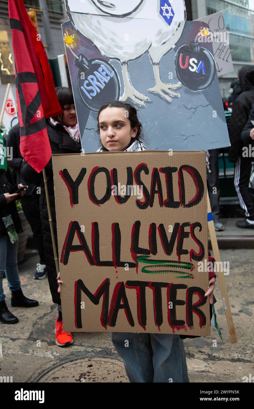 Libérez Gaza, cessez-le-feu maintenant manifestation à Times Square le 30 mars connu sous le nom de jour de la Terre ou jour de la Terre. Banque D'Images