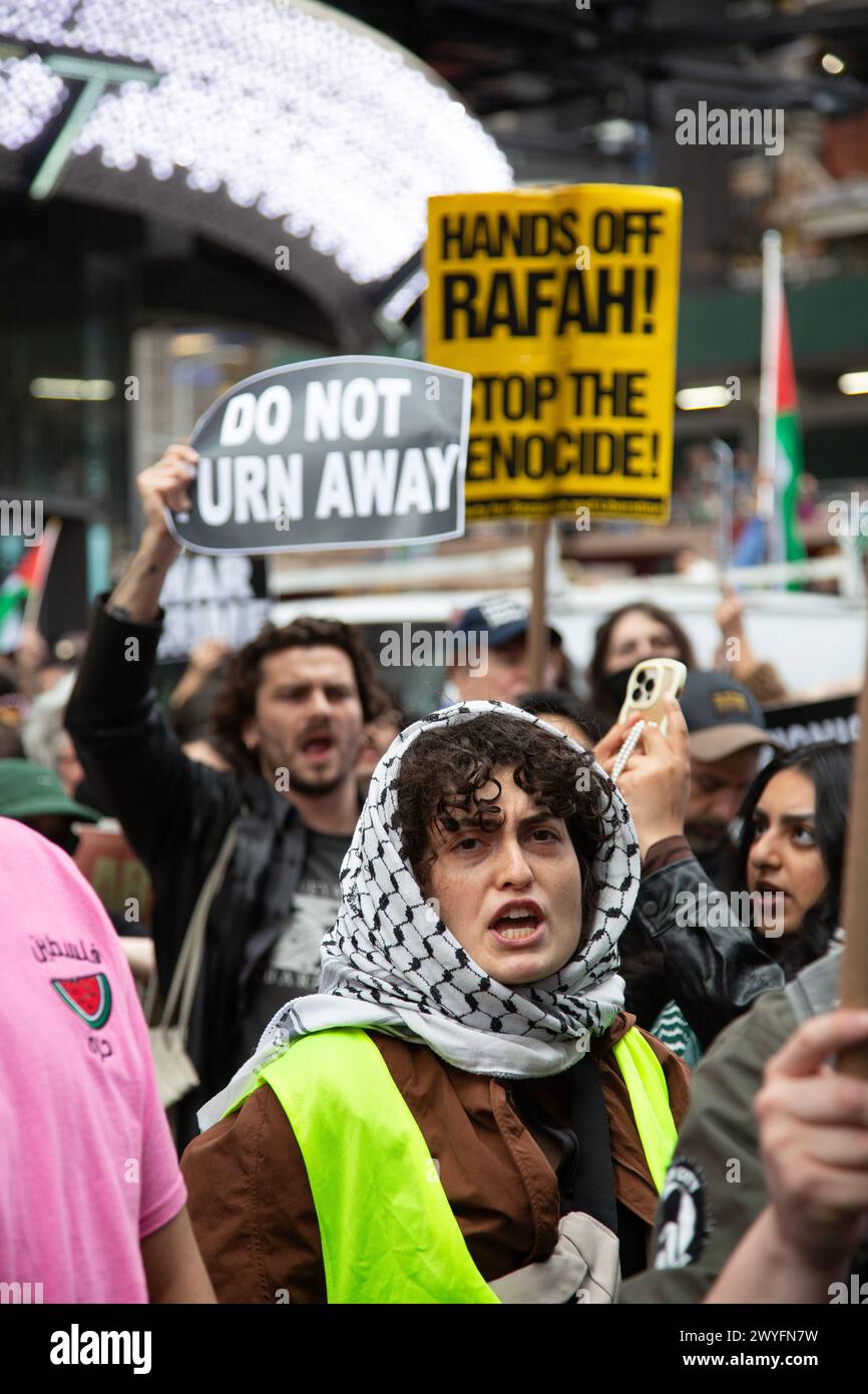 Libérez Gaza, cessez-le-feu maintenant manifestation à Times Square le 30 mars connu sous le nom de jour de la Terre ou jour de la Terre. Banque D'Images