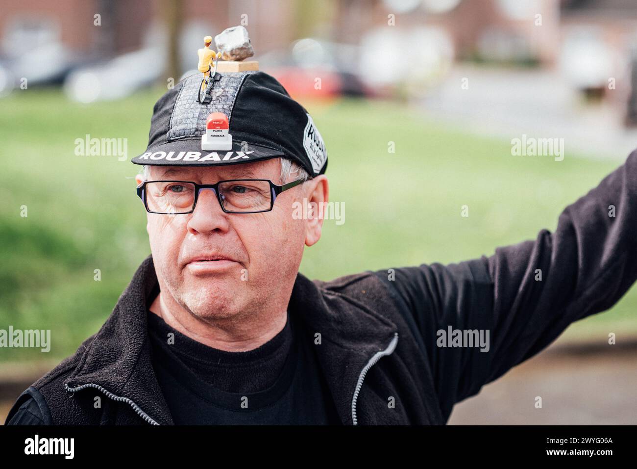 Roubaix, France. 06 avril 2024. Photo par Zac Williams/SWpix.com - 06/04/2024 - cyclisme - 2024 Paris Roubaix femmes - Roubaix fan. Crédit : SWpix/Alamy Live News Banque D'Images