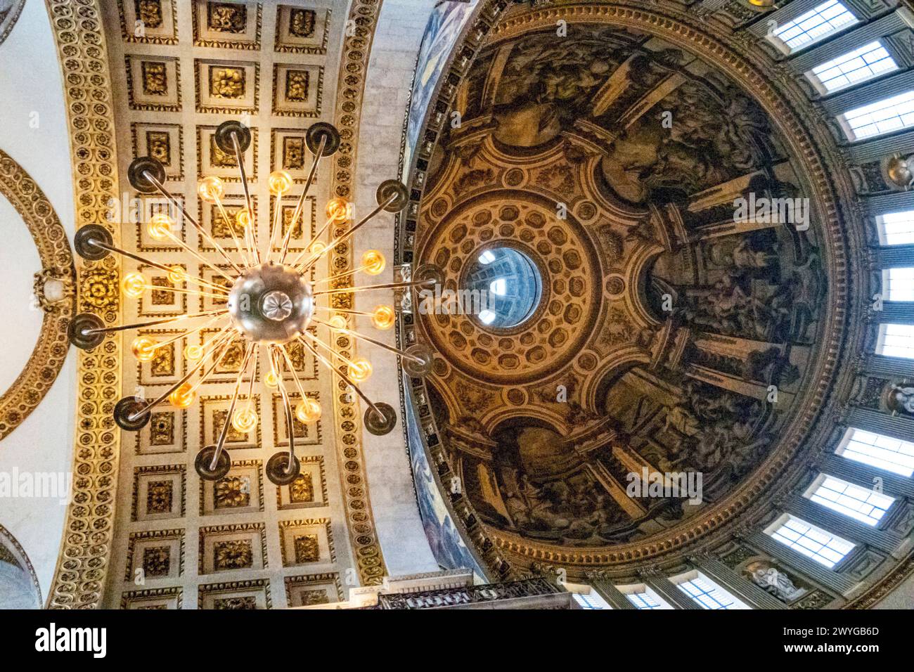 Intérieur du dôme de la cathédrale Saint-Paul, Londres, Angleterre, Royaume-Uni Banque D'Images
