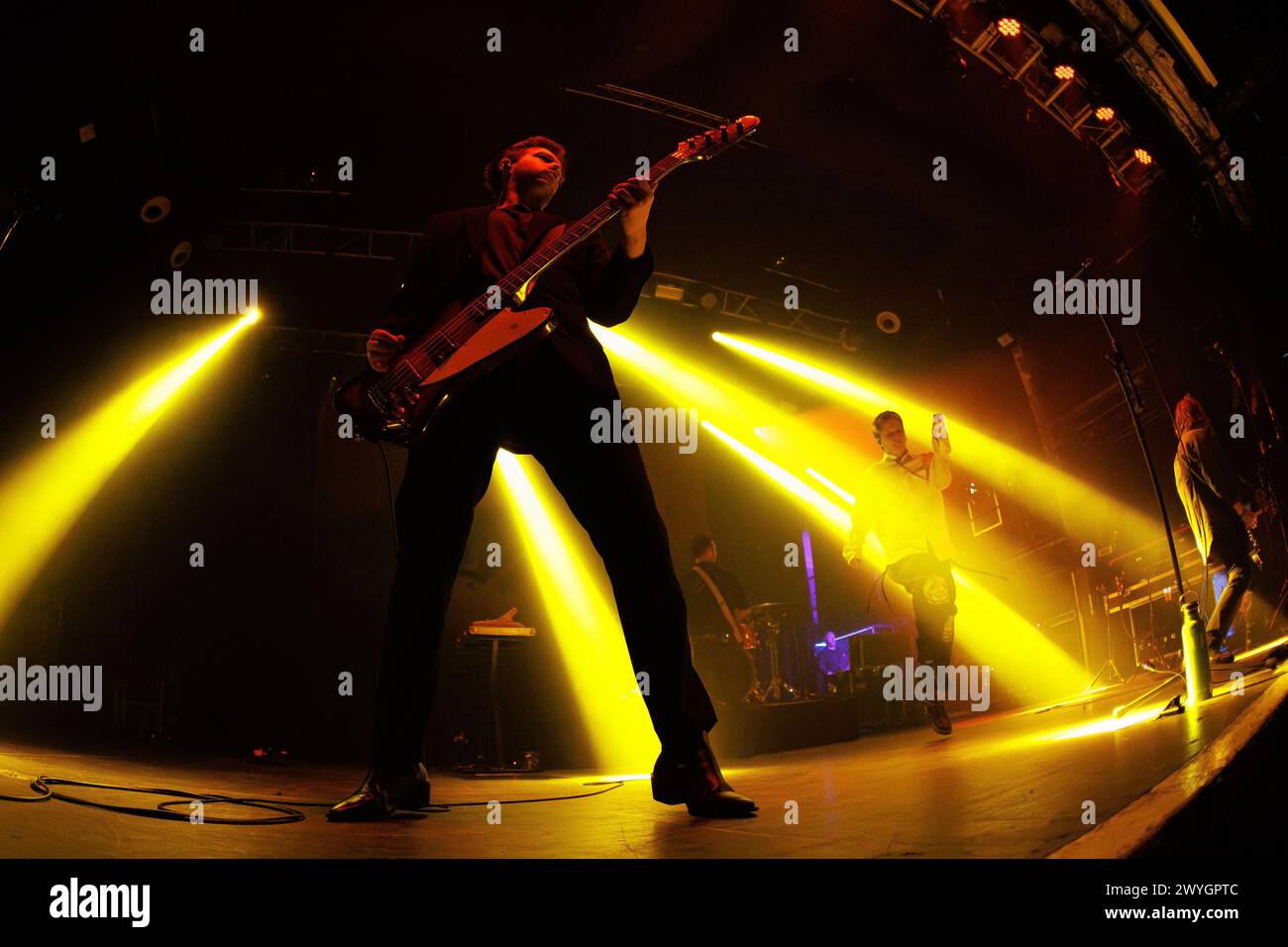 BARCELONE - février 29 : Nothing but Thieves (groupe de hard rock d'Englang) se produit sur scène au Razzmatazz le 29 février 2024 à Barcelone, en Espagne. Banque D'Images