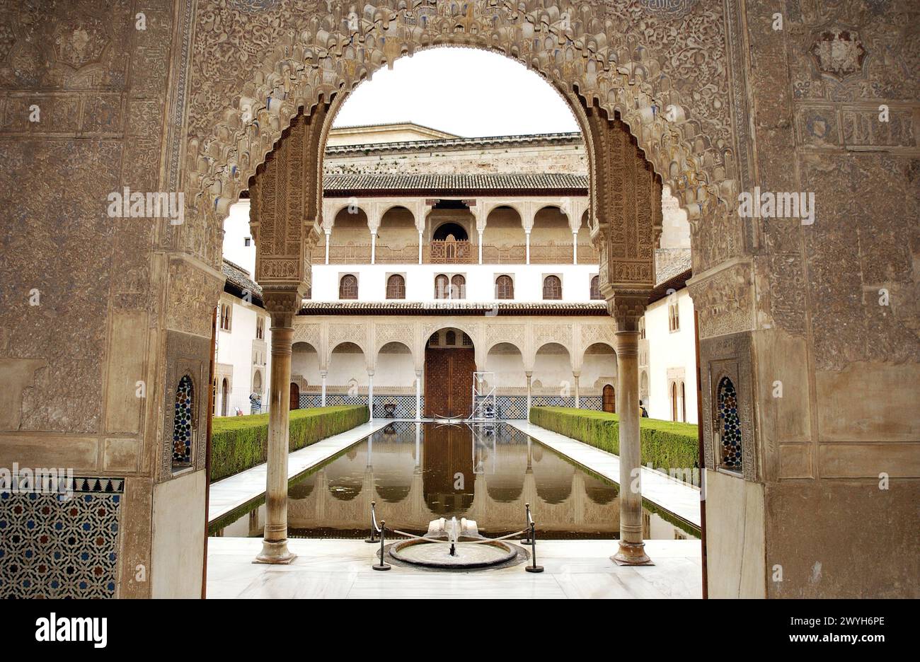 Patio de los Arrayanes (Cour des myrtes), Alhambra. Grenade. Espagne. Banque D'Images