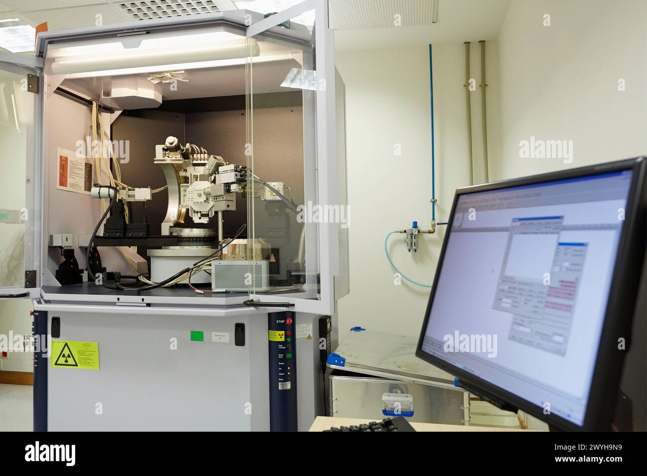 Observation d'un alliage Ti-Al. Diffractomètre à rayons X. Services technologiques à l'industrie. TECNALIA recherche & innovation, Donostia, Saint-Sébastien, Gipuzkoa, pays Basque, Espagne. Banque D'Images