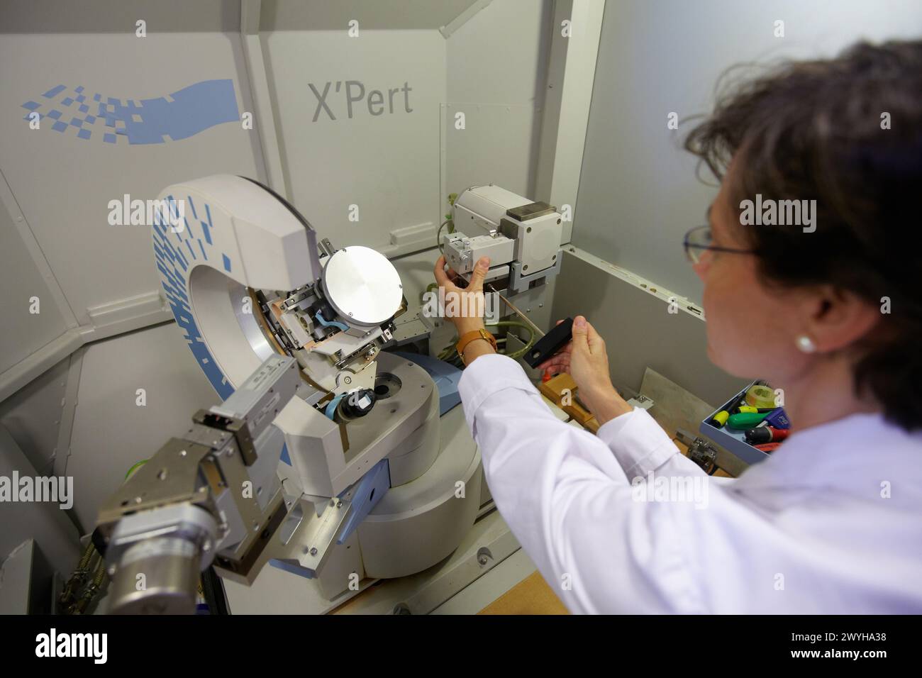 X'Pert MRD Materials Research Diffractometer est le système le plus flexible disponible pour les études de diffraction des rayons X mesure de texture cristallographique, contraintes résiduelles et mesures de réflectométrie zone des matériaux CEIT Centre d'études et de recherche technique Université de Navarre, Donostia, Gipuzkoa, pays Basque, Espagne. Banque D'Images
