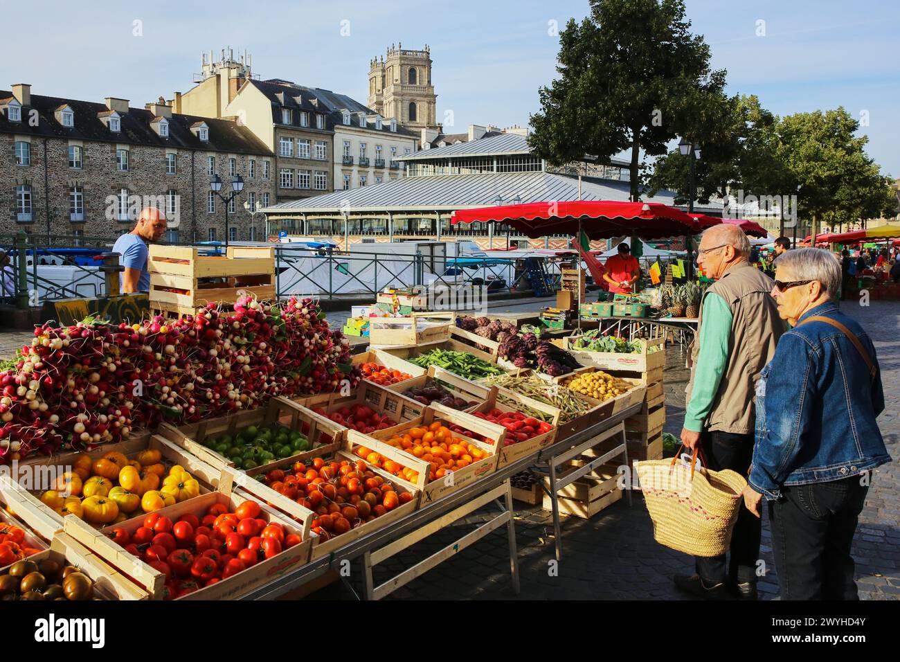 Marché, place des Lices, Rennes, Bretagne, Bretagne, France. Banque D'Images