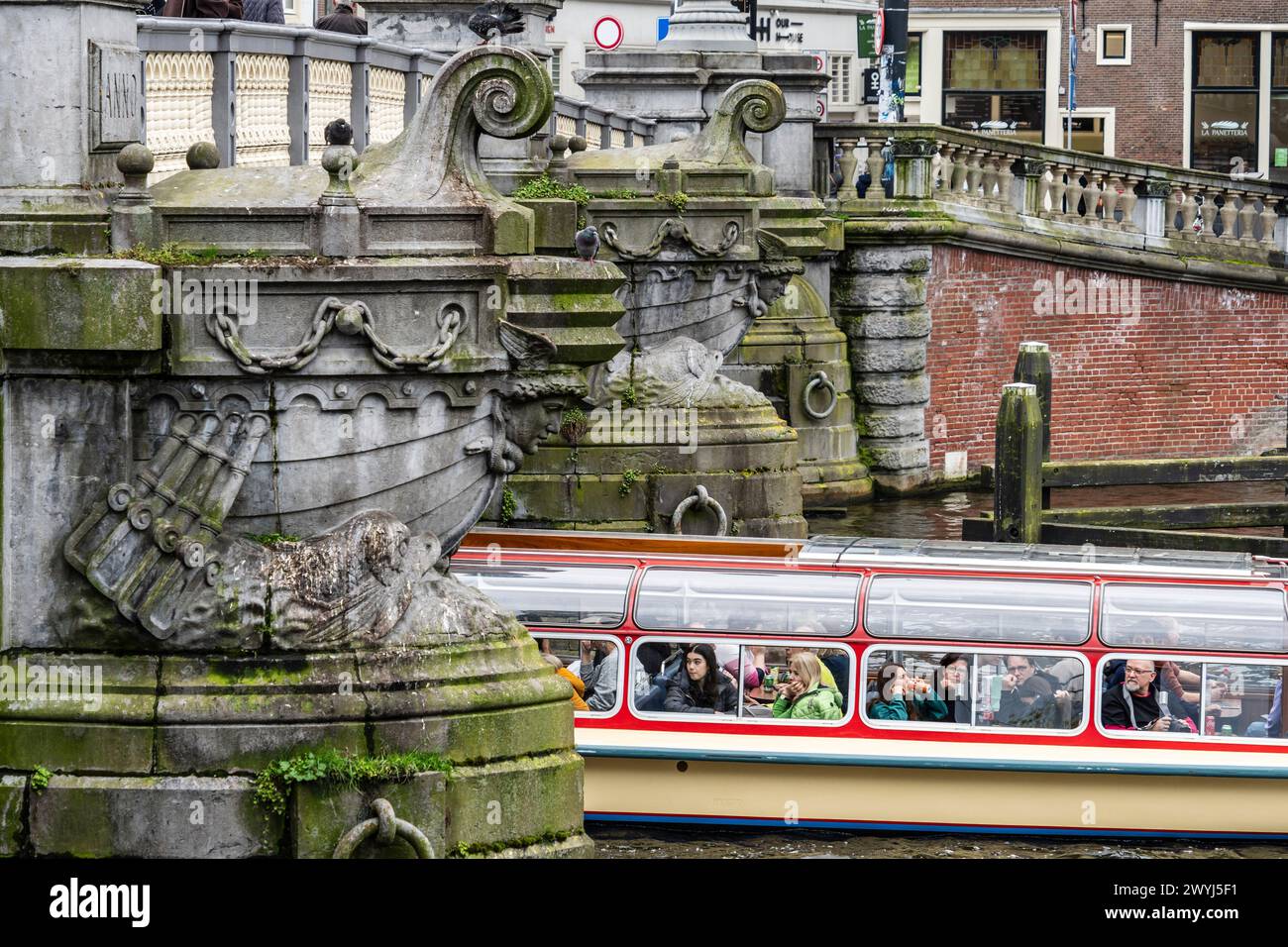 Pont Blauwbrug sur la rivière Amstel, Amsterdam, pays-Bas Banque D'Images