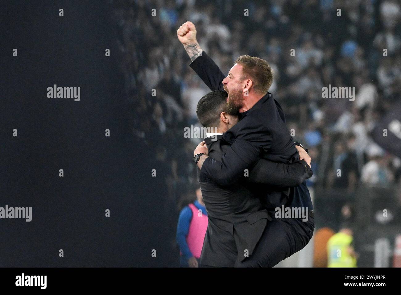 Daniele de Rossi, entraîneur de L'AS Roma, célèbre la victoire à la fin du match de Serie A entre L'AS Roma et le SS Lazio au stade Olimpico à Rome (Italie), le 6 avril 2024. Banque D'Images