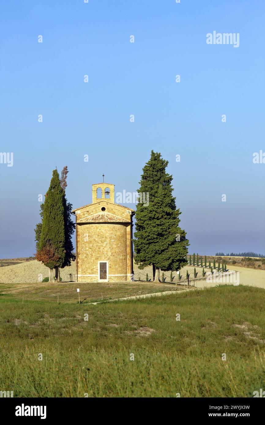 Italie, Toscane, Val d'Orcia, classée au patrimoine mondial de l'UNESCO, Pienza, San Quirico d'Orcia, chapelle Madonna di Vitalita Banque D'Images