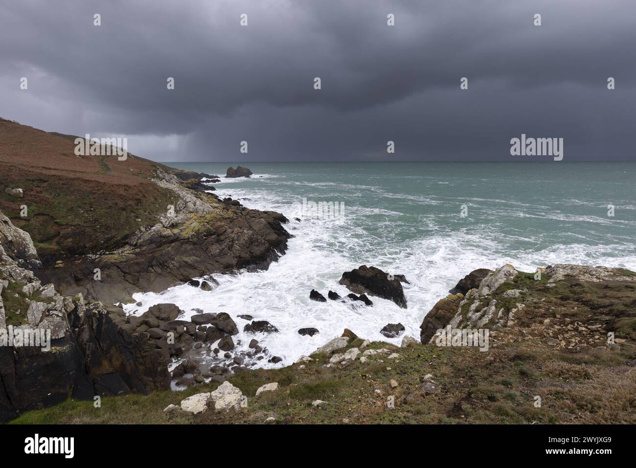 France, Finistère, Beuzec-Cap-Sizun, tempête Louis sur la pointe du millier Banque D'Images