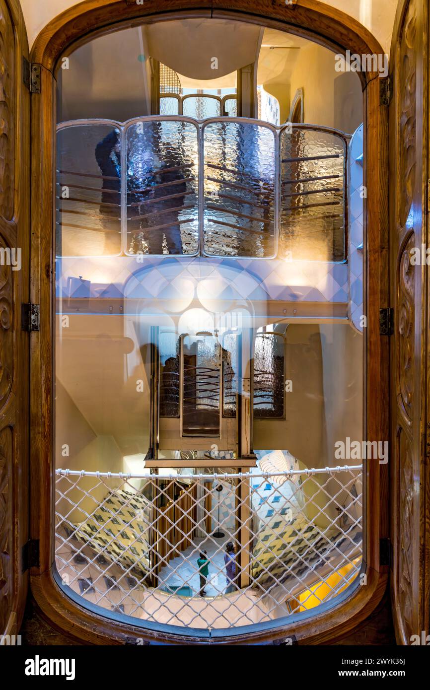 Espagne, Catalogne, Barcelone, quartier de l'Eixample, Passeig de Gracia, Casa Batllo de l'architecte moderniste catalan Antoni Gaudi, site classé au patrimoine mondial de l'UNESCO Banque D'Images