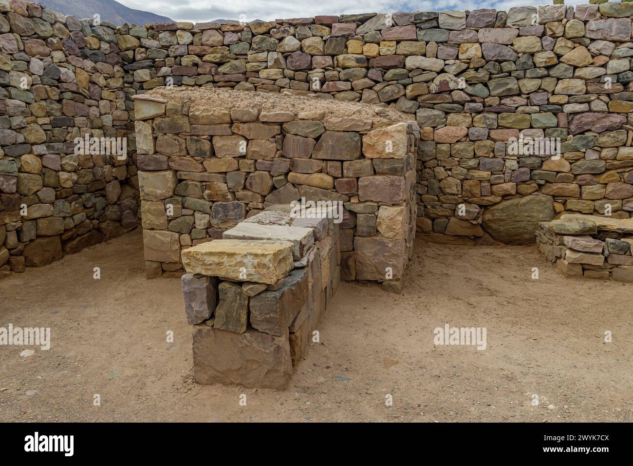 Autel de cérémonie dans les ruines de Pucara de Tilcara à Jujuy, Argentine. Banque D'Images