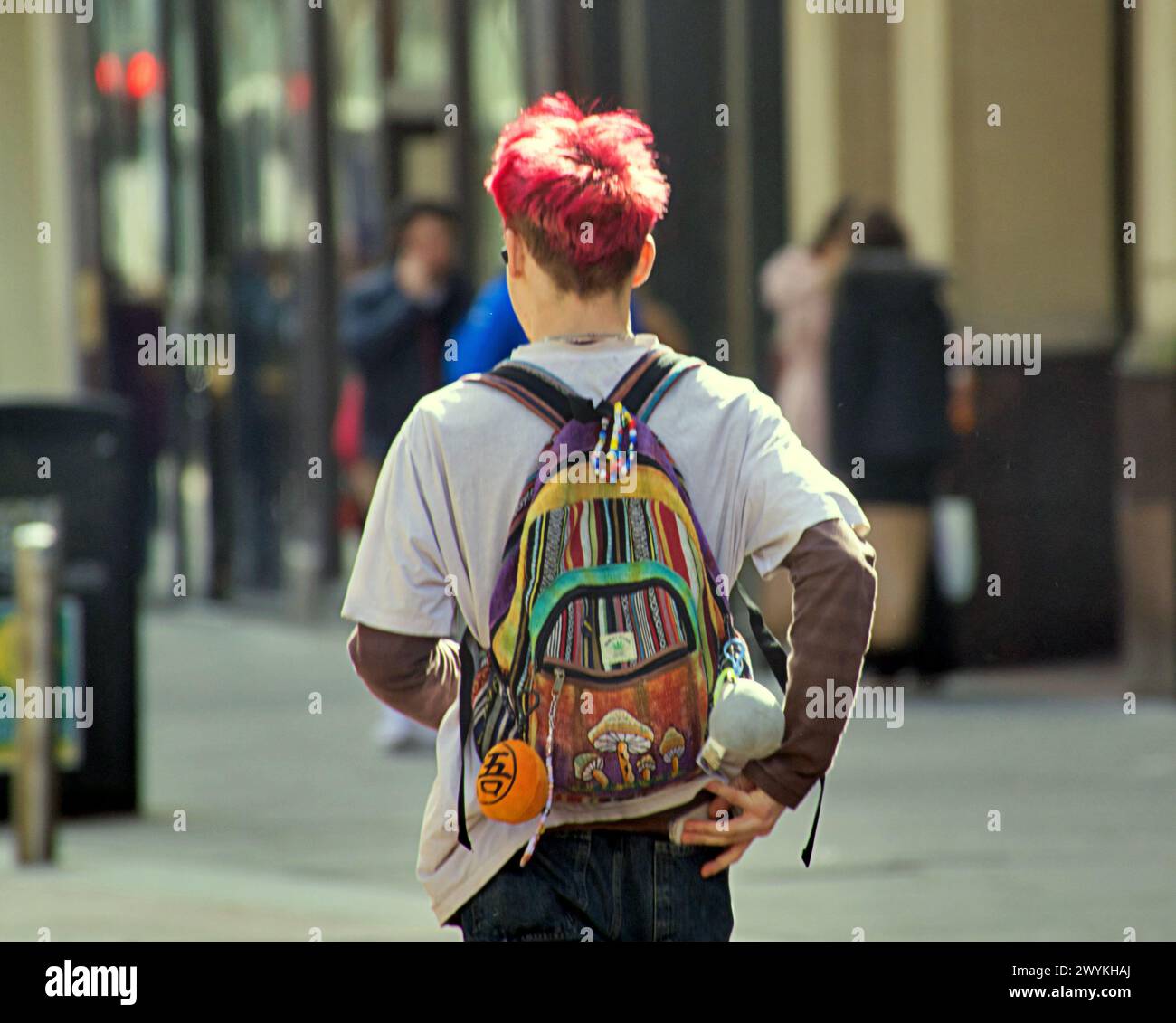 Glasgow, Écosse, Royaume-Uni. 7h avril 2024 : Météo britannique : tempête Kathleen vents et sunsine a rencontré les Glaswegiens dans la ville. Crédit Gerard Ferry/Alamy Live News Banque D'Images