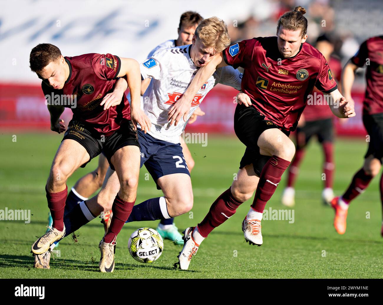 Tobias Bach de l'AGF contre Mads Bech du FC Midtjylland dans le 3F Superliga match entre l'AGF et le FC Midtjylland au Ceres Park à Aarhus, dimanche 7 mars 2024. (Photo : Henning Bagger/Ritzau Scanpix) Banque D'Images