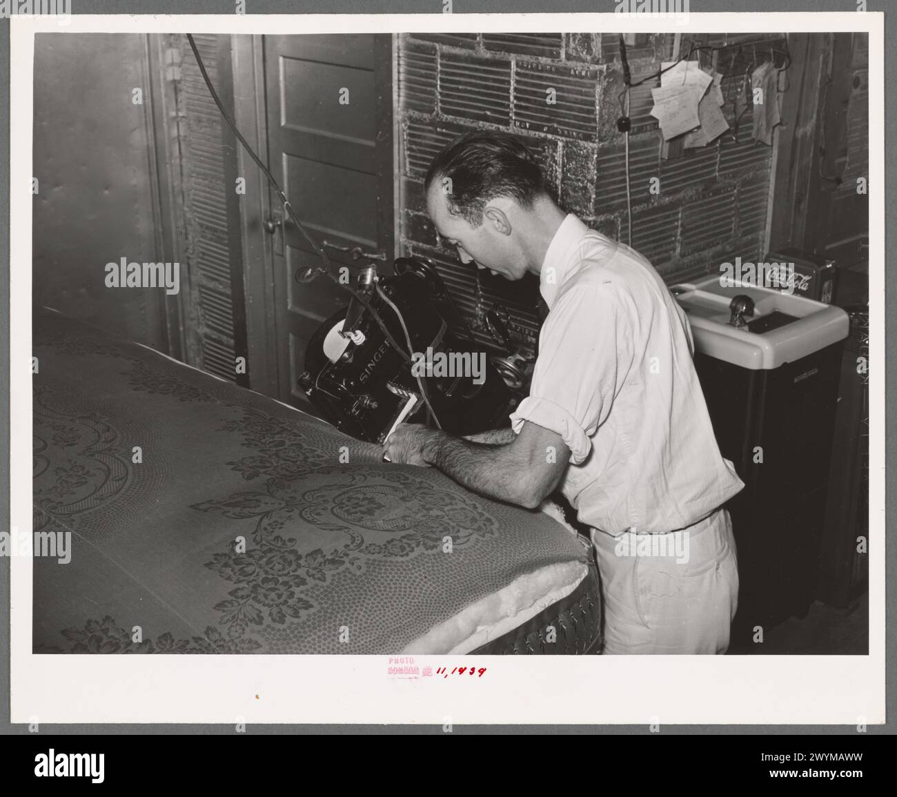 Housse de matelas à coudre. Usine de matelas. San Angelo, Texas Banque D'Images