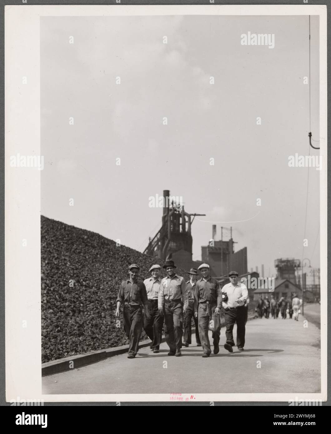 Changement de quart de travail à l'aciérie. Aliquippa, Pennsylvanie Banque D'Images