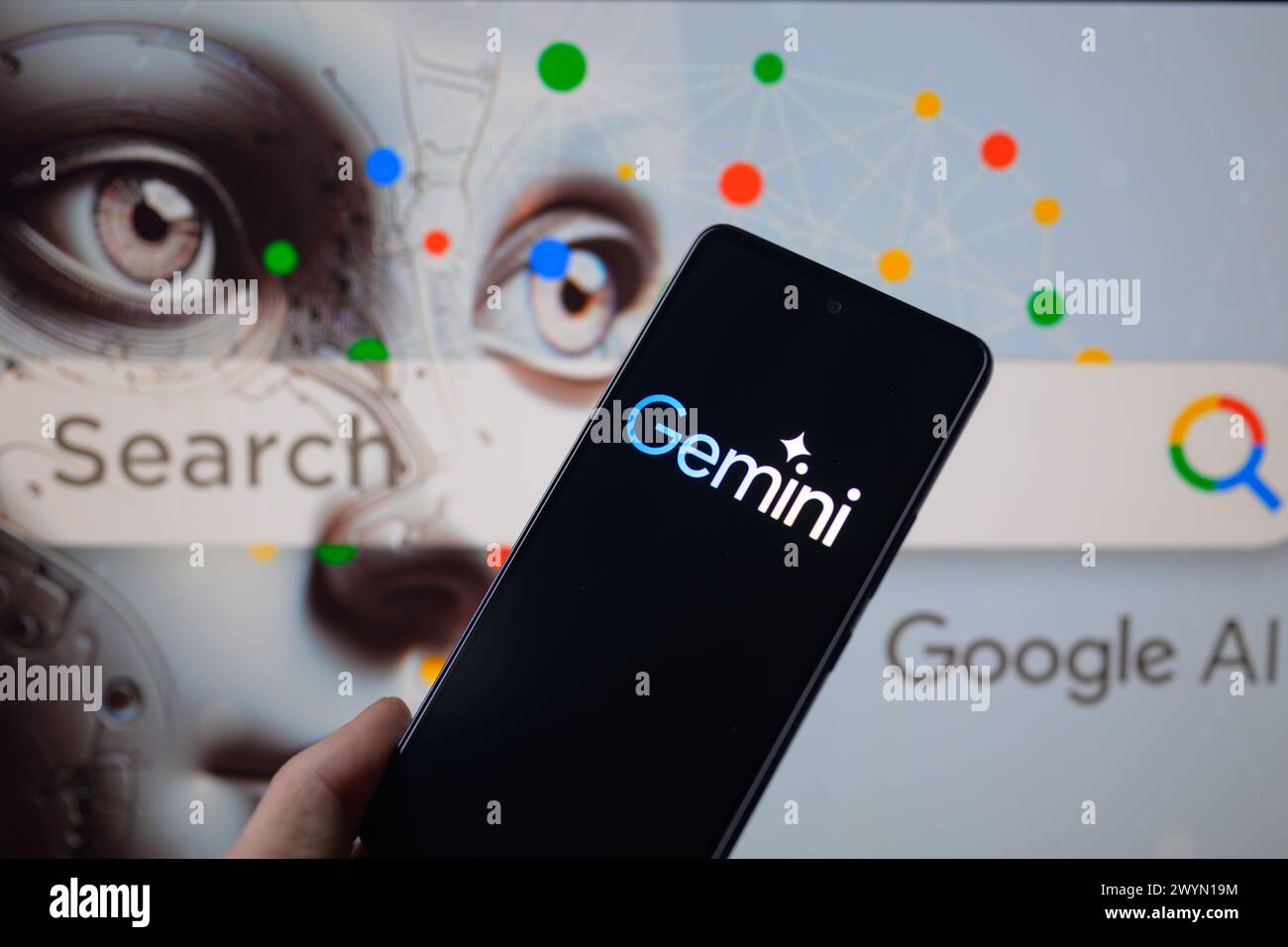 Bruxelles, Belgique. 07 avril 2024. L'icône Gemini s'affiche sur un smartphone avec Google Search visible en arrière-plan, comme on le voit sur cette illustration photo. Prise à Bruxelles, Belgique. Le 7 avril 2024. (Jonathan Raa/Sipa USA) *** strictement à des fins éditoriales *** crédit : Sipa USA/Alamy Live News Banque D'Images