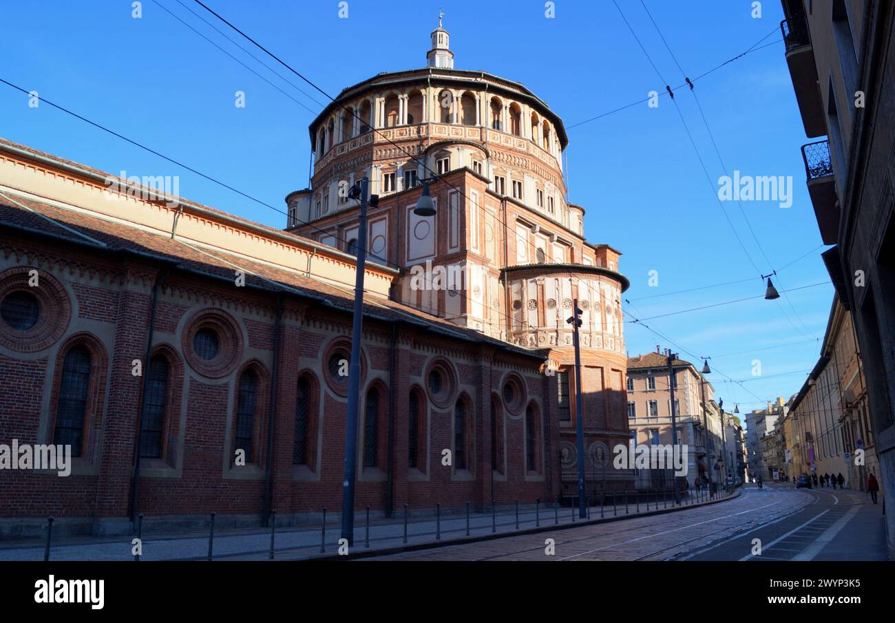 Santa Maria delle Grazie, Eglise Sainte Marie de grâce, vue en contraste de lumière et d'ombres de l'après-midi, côté Corso Magenta, Milan, Italie Banque D'Images