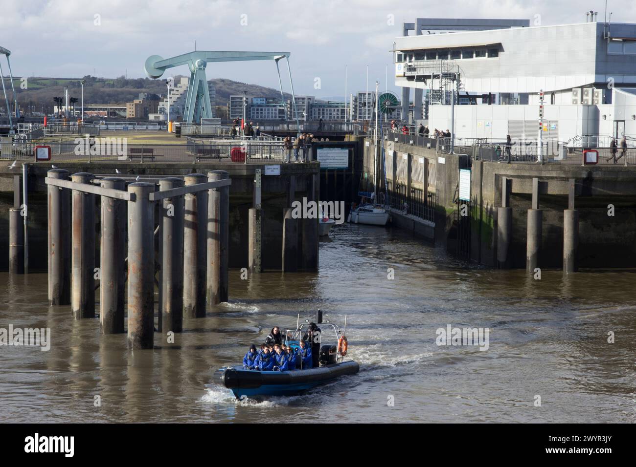 Le barrage de Cardiff Bay a été construit dans l'estuaire des rivières Taff et Ely pour contrôler le mouvement des marées et créer un lac permanent de haute mer Banque D'Images