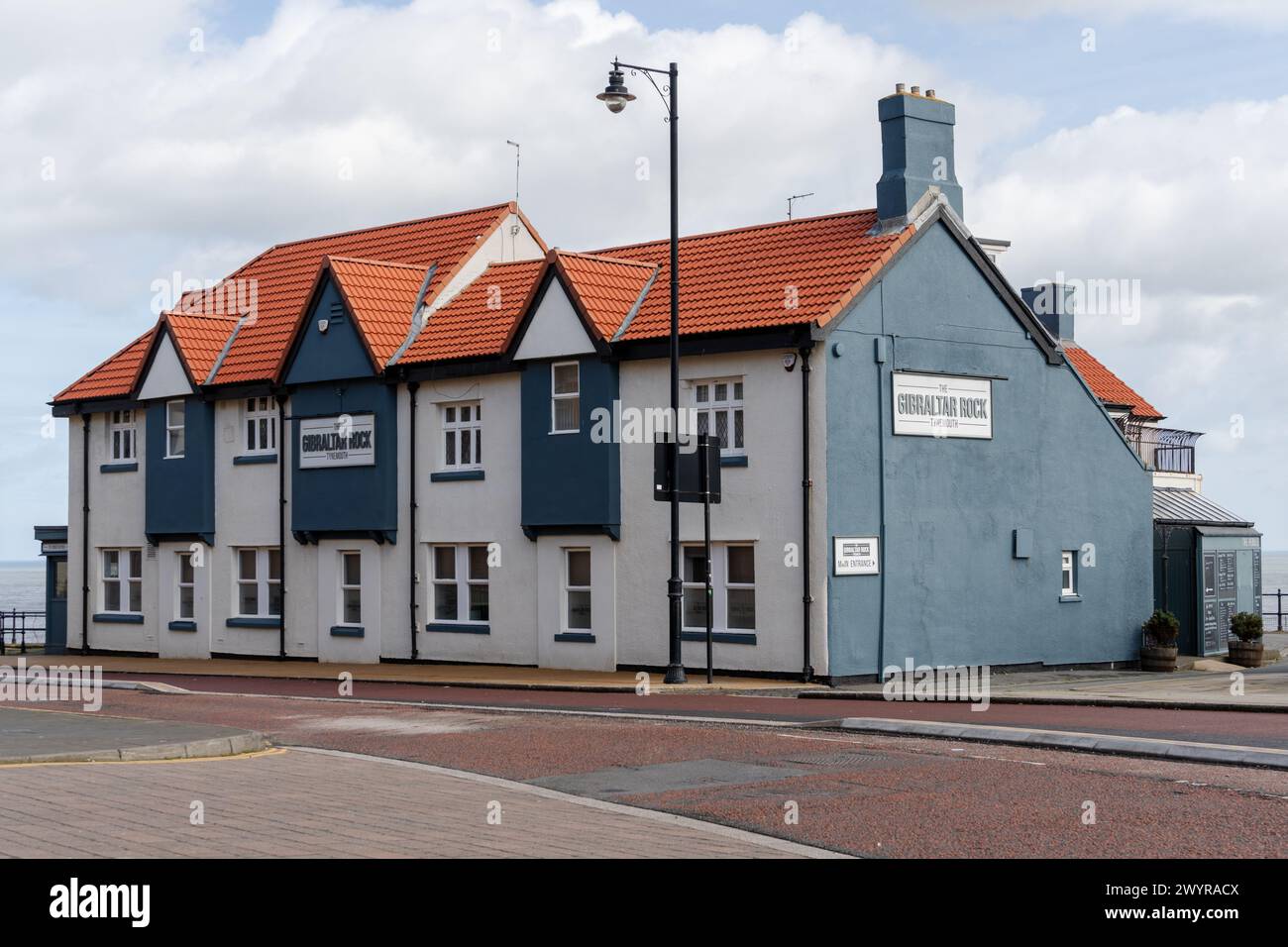 La maison publique et restaurant Gibraltar Rock - un point de repère dans le village de Tynemouth, North Tyneside, Royaume-Uni Banque D'Images