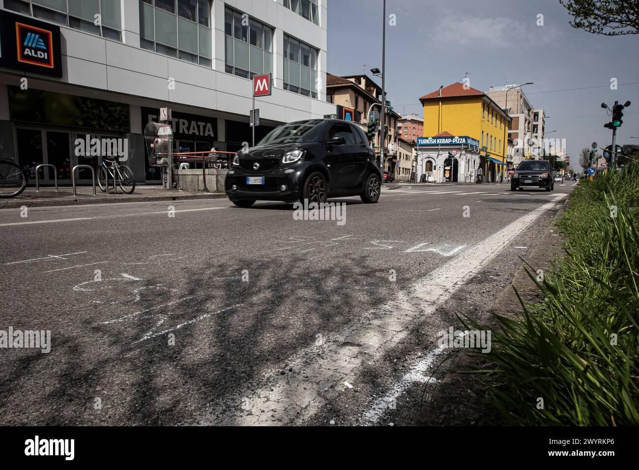 Milan, Italie. 08 avril 2024. Investimento Pedone in Viale Monza 267Milano, Italie - Cronaca Luned&#xec;, 8 Aprile, 2024. (Foto di Marco Ottico/Lapresse) collision avec un piéton dans Viale Monza 267 Milan, Italie - Actualités lundi 8 avril 2024. (Photo de Marco Ottico/Lapresse) crédit : LaPresse/Alamy Live News Banque D'Images