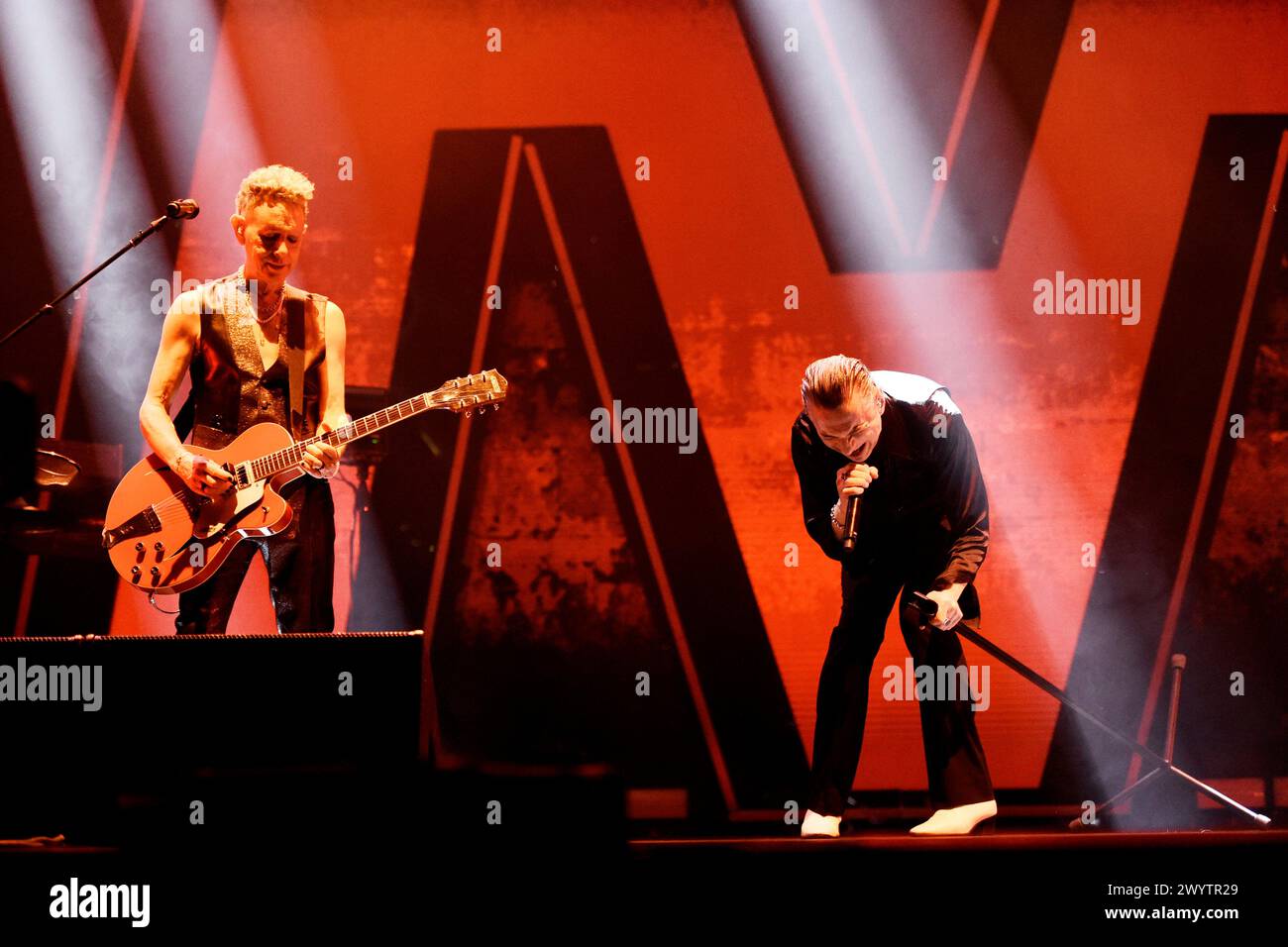 Marin Gore und Dave Gahan Depeche mode BEI einem Konzert am in der Lanxess Arena à Köln. / Martin Gore et Dave Gahan Depeche mode lors d'un concert à la Lanxess Arena de Cologne. Snapshot-Photography/D.Vorndran *** Marin Gore et Dave Gahan Depeche mode lors d'un concert à la Lanxess Arena de Cologne Martin Gore et Dave Gahan Depeche mode lors d'un concert à la Lanxess Arena de Cologne photographie d Vorndran Banque D'Images