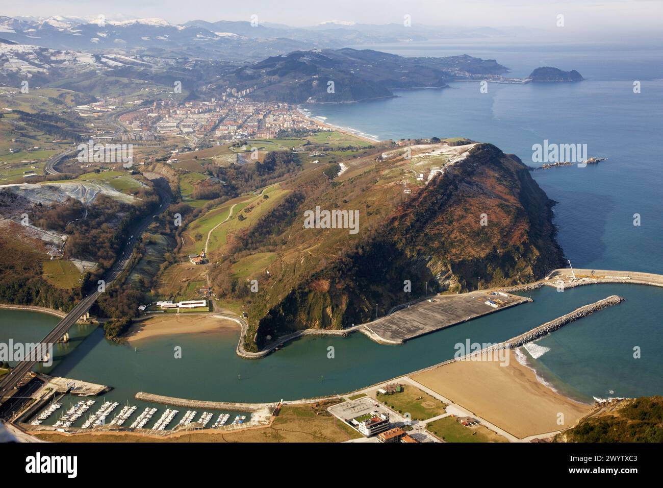 Embouchure de la rivière Oria, Orio, Zarautz et Getaria en arrière-plan. Guipuzcoa, pays Basque, Espagne. Banque D'Images