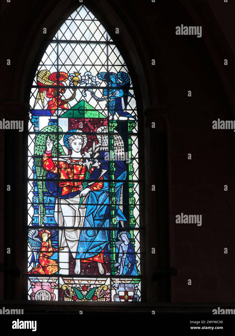 L'ange Gabriel, messager de Dieu, vitrail dans la cathédrale de Lincoln, Angleterre. Banque D'Images