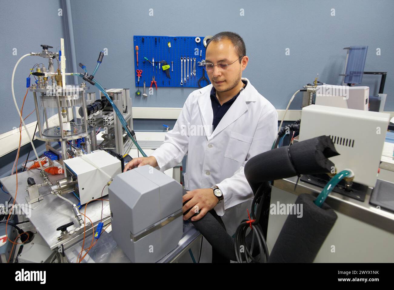 Banc d'essai 'Spray Cooling' caractérisation refroidissement optimal des composants électroniques à l'aide de sprays, caméra haute vitesse, capture d'images à 100 000 images par seconde, mécanique des fluides de laboratoire laser, mécanique appliquée, Tecnun, École d'ingénierie de San Sebastian, Université de Navarre, Donostia, Gipuzkoa, pays Basque, Espagne. Banque D'Images