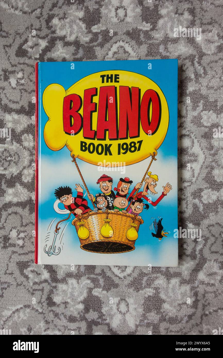 Gros plan des Bash Street Kids sur la couverture du Beano Book 1987 Banque D'Images