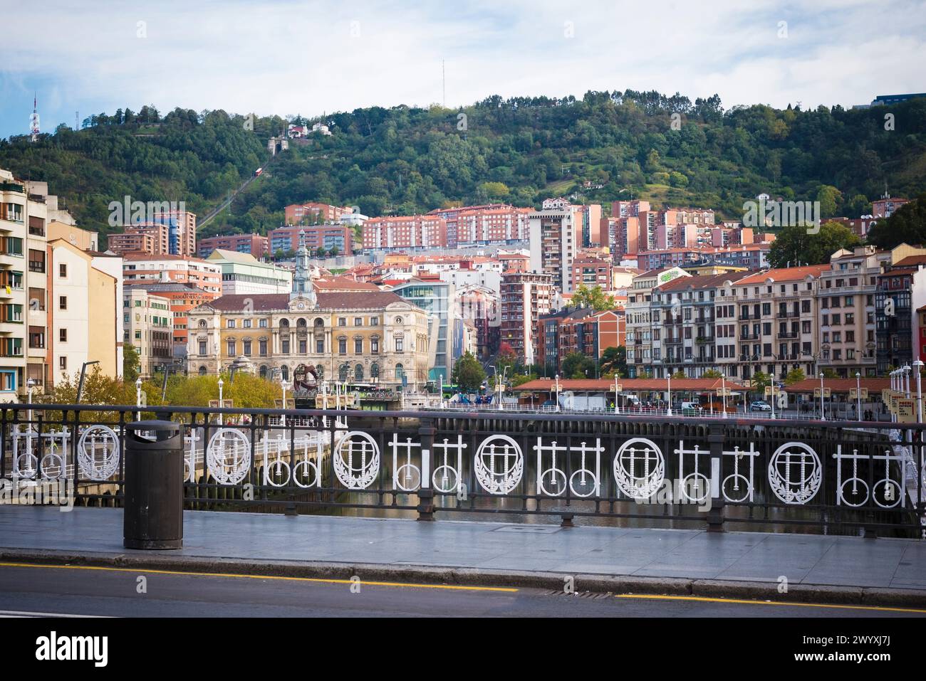 Bilbao vu du pont Arenal. Bilbao, Biscaye, pays Basque, Espagne, Europe Banque D'Images