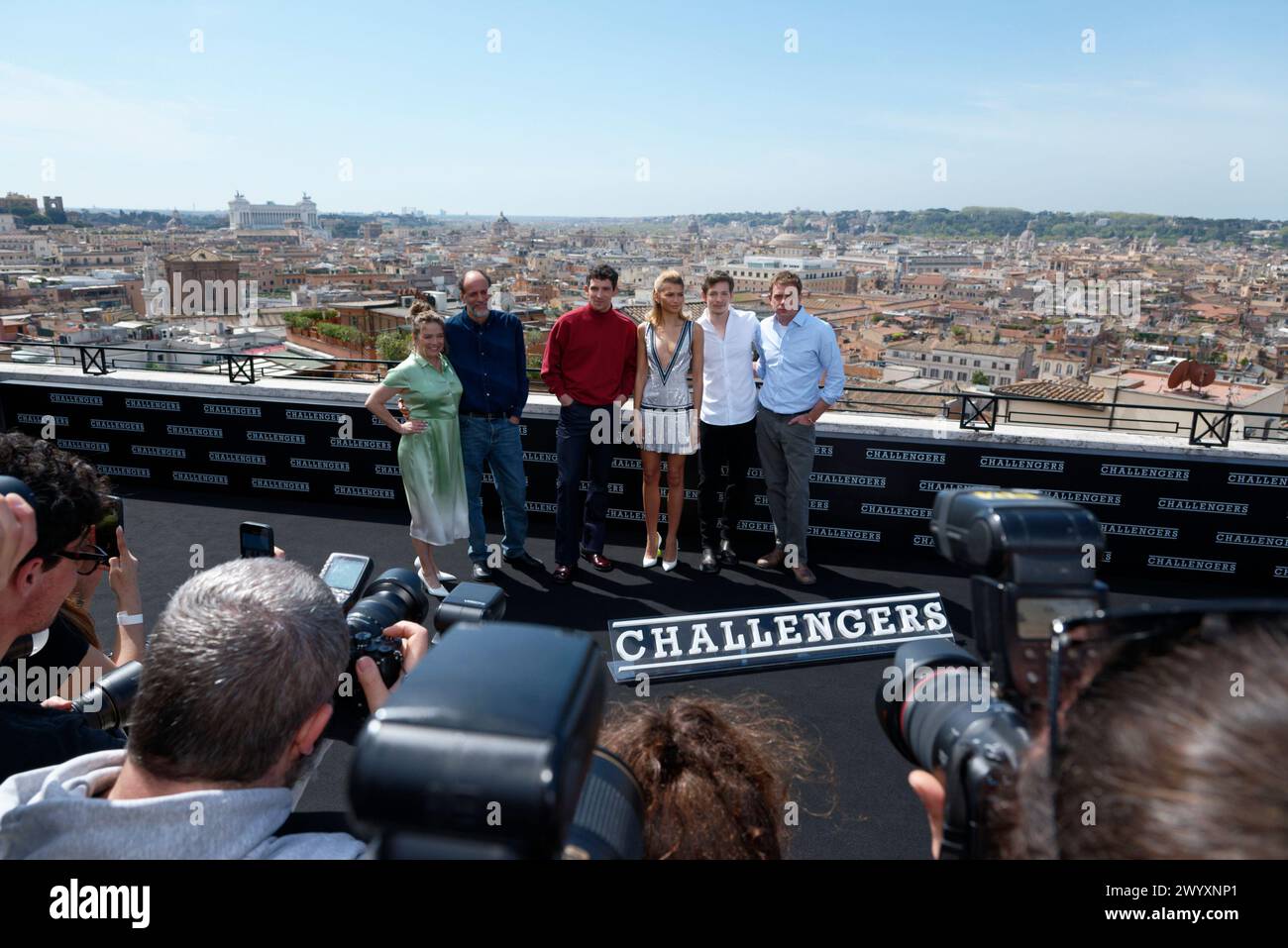 Le réalisateur italien Luca Guadagnino et les acteurs américains Josh O'Connor, Zendaya, Mike Faist participent au photocall du film Challengers Banque D'Images