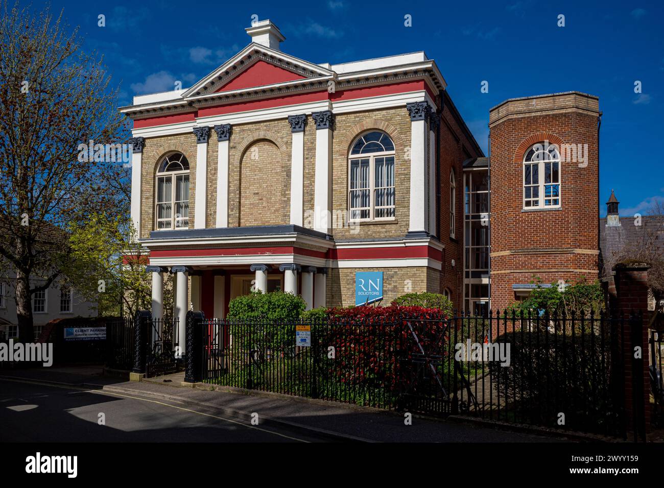 Ancienne chapelle et école catholique, Willow Lane Norwich - la chapelle jésuite des Saints Apôtres, Norwich, 1827-9, architecte James patience. Maintenant RN Solicitors. Banque D'Images