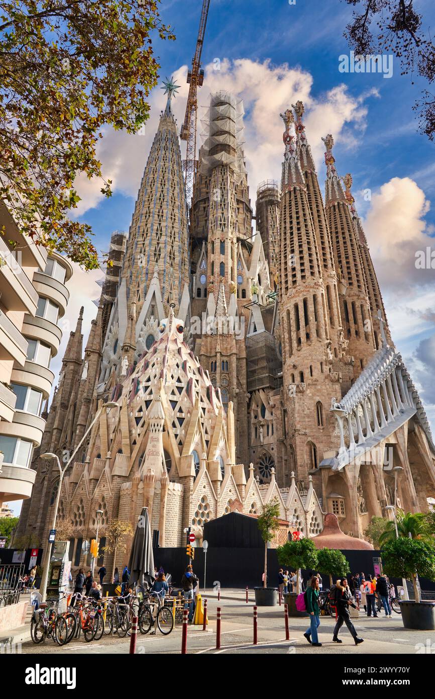 Fachada de la Pasión, Basilique de la Sagrada Familia. Barcelone. Espagne.la basilique et église expiatoire de la Sainte famille est une grande église catholique romaine de Barcelone, conçue par l'architecte espagnol catalan Antoni Gaudí (18521926). Banque D'Images