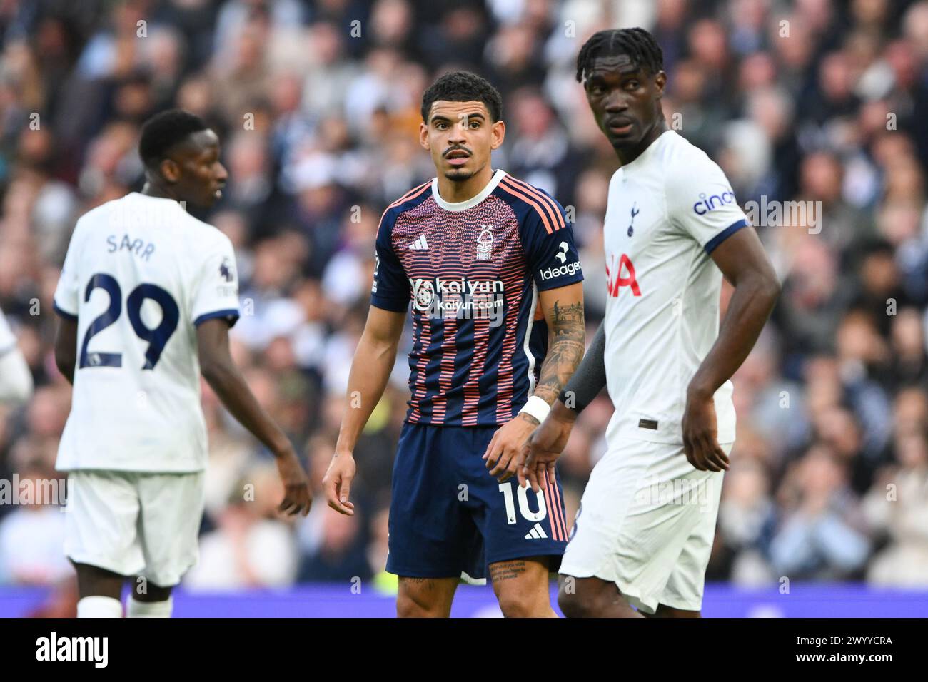 Morgan Gibbs-White de Nottingham Forest lors du match de premier League entre Tottenham Hotspur et Nottingham Forest à White Hart Lane, Londres le dimanche 7 avril 2024. (Photo : Jon Hobley | mi News) crédit : MI News & Sport /Alamy Live News Banque D'Images