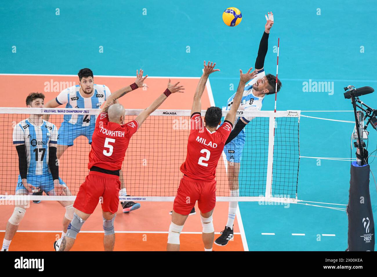 Facundo Conte (Argentine), Milad Ebadipour, Amir Hossein Toukhteh (Iran). Championnat du monde de volley-ball 2022. Banque D'Images