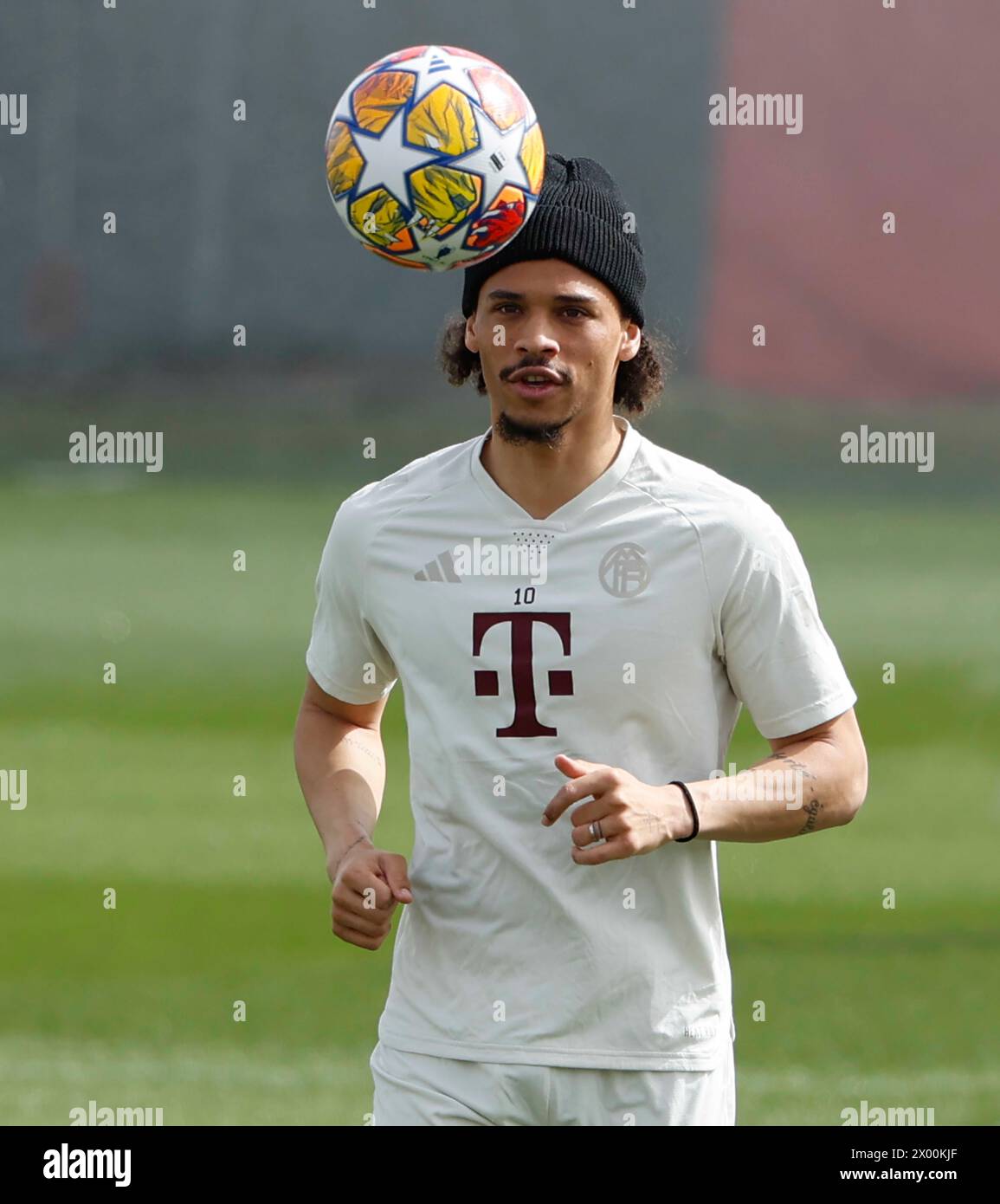 Munich, Allemagne. 8 avril 2024. Leroy Sane, du Bayern Munich, assiste à une séance d'entraînement en préparation du match de quart de finale de l'UEFA Champions League contre Arsenal à Munich, Allemagne, le 8 avril 2024. Crédit : Philippe Ruiz/Xinhua/Alamy Live News Banque D'Images