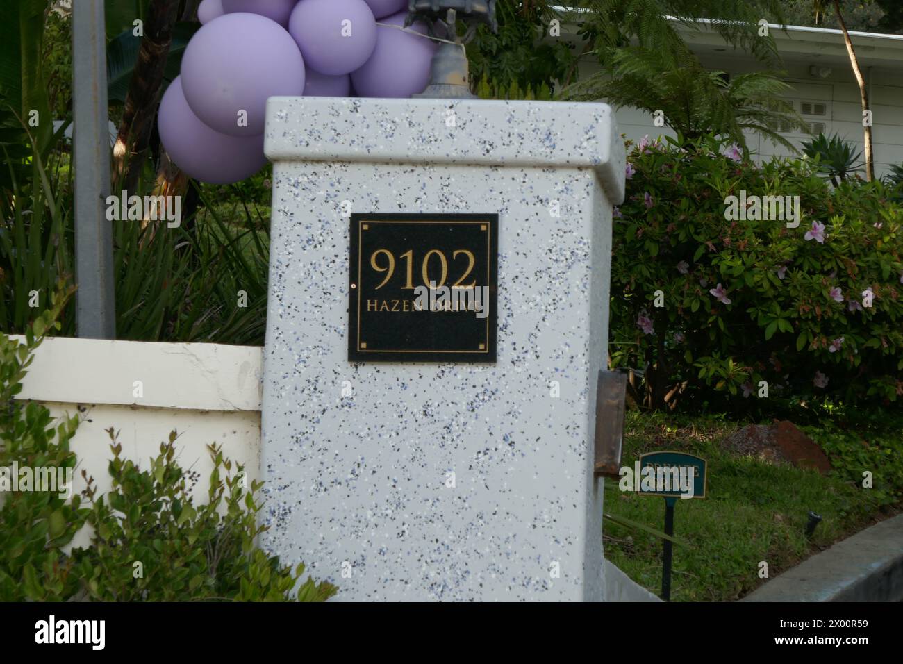 Los Angeles, Californie, USA 7 avril 2024 acteur Jack Webb ancien House/home au 9102 Hazen Drive le 7 avril 2024 à Los Angeles, Californie, USA. Photo de Barry King/Alamy Stock photo Banque D'Images