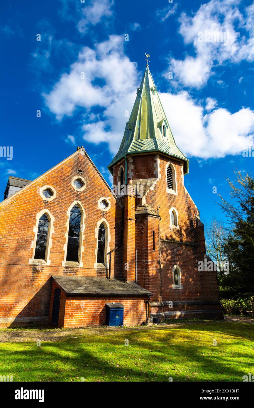 Extérieur de l'église paroissiale de Sainte Marie la Vierge Theydon bois, Essex, Angleterre Banque D'Images