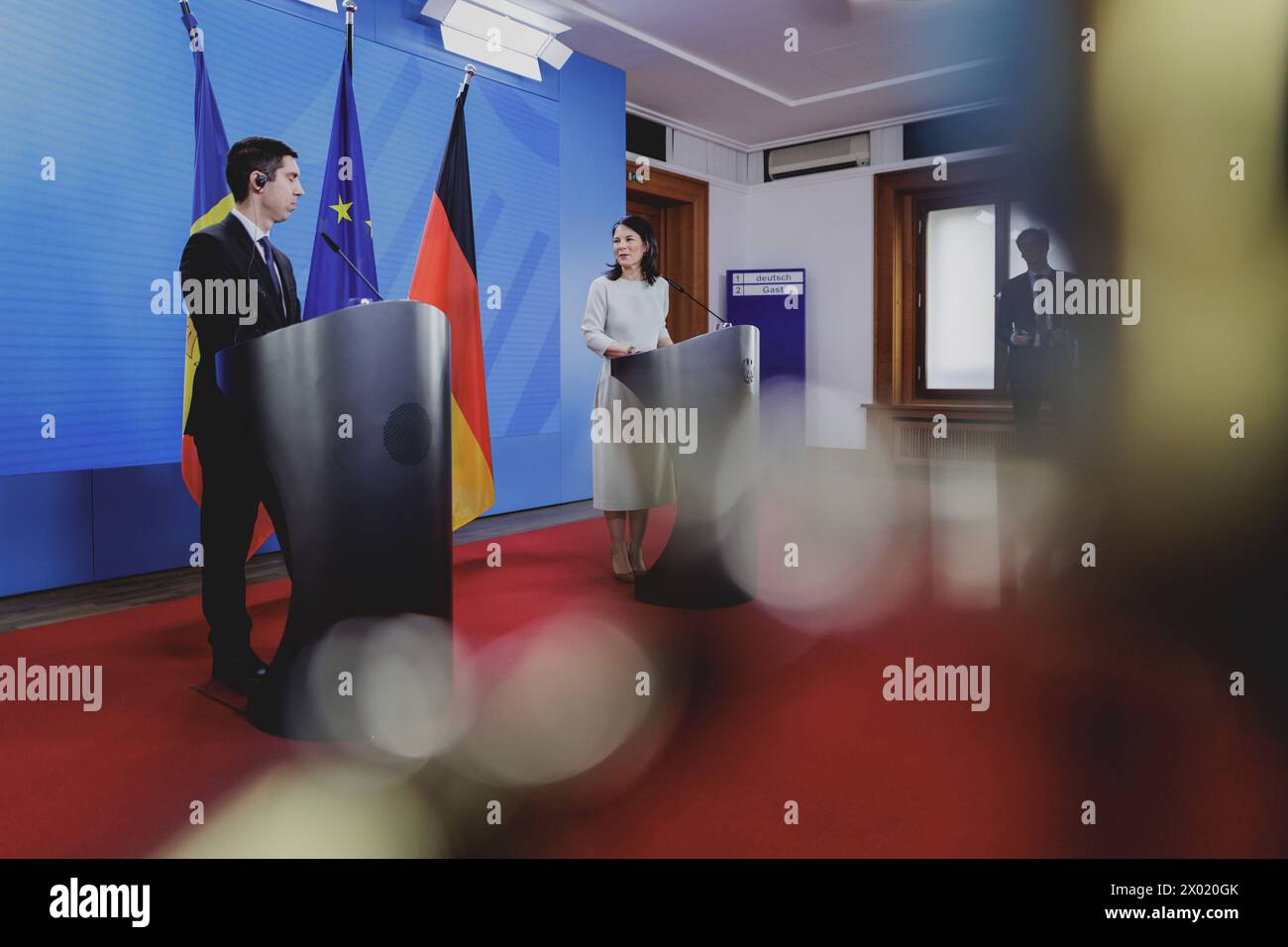 R-l Annalena Baerbock Buendnis 90/Die Gruenen, Bundesaussenministerin, und Mihai Popsoi, Aussenminister von Moldau, aufgenommen im Rahmen einer Pressekonferenz nach einem Treffen in Berlin, 09.04.2024. / Fotografiert im Auftrag des Auswaertigen AMTES. Berlin Deutschland *** R l Annalena Baerbock Buendnis 90 Die Gruenen , ministre fédéral des Affaires étrangères, et Mihai Popsoi, ministre des Affaires étrangères de Moldavie, pris lors d'une conférence de presse après une réunion à Berlin, 09 04 2024 photographié au nom du ministère fédéral des Affaires étrangères Berlin Allemagne Copyright : xFlorianxGaertnerxAAxphotothek.dex Banque D'Images