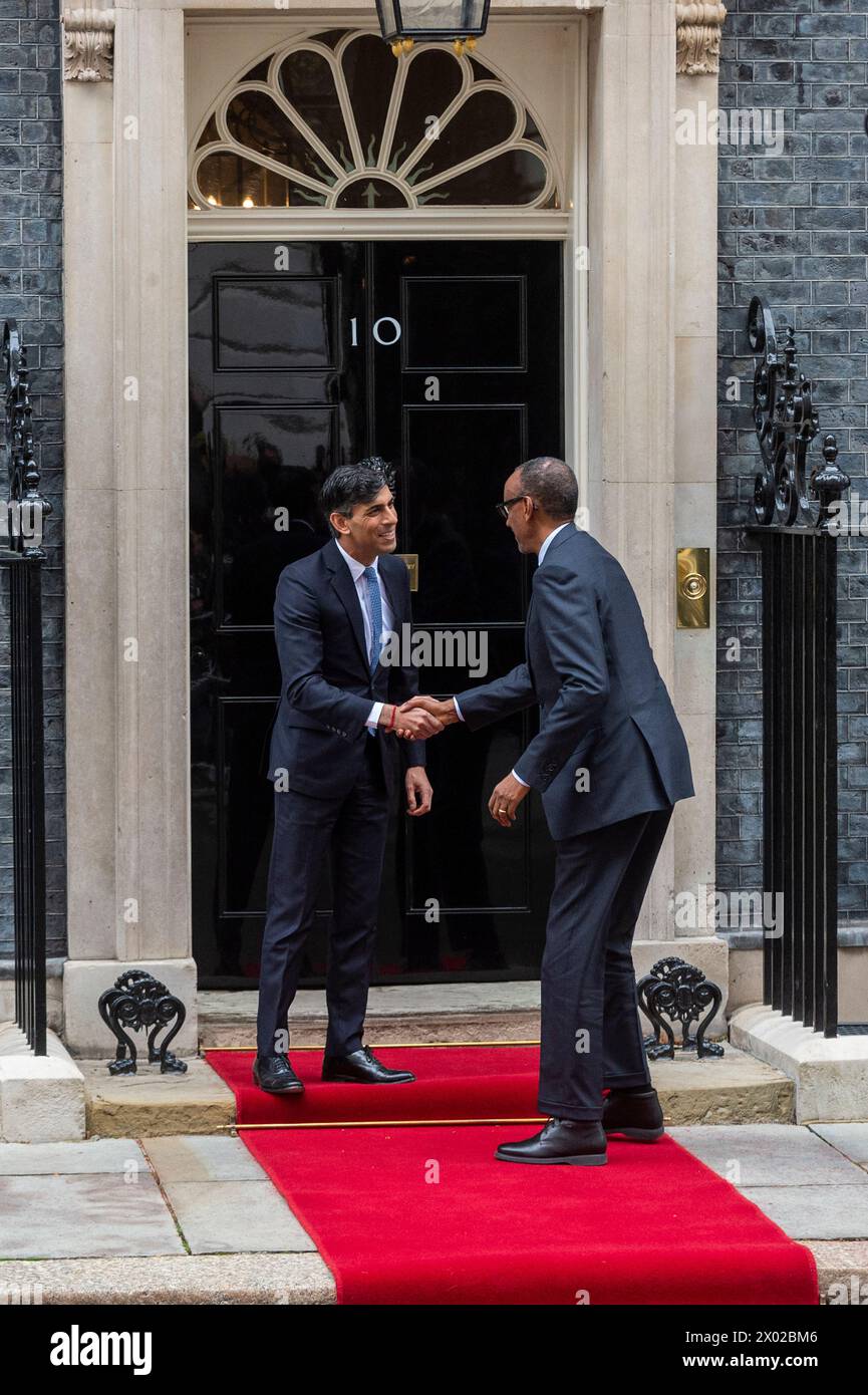 Londres, Royaume-Uni. 9 avril 2024. Paul Kagame, président du Rwanda, arrive à Downing Street pour des entretiens avec Rishi Sunak, premier ministre. Credit : Stephen Chung / Alamy Live News Banque D'Images