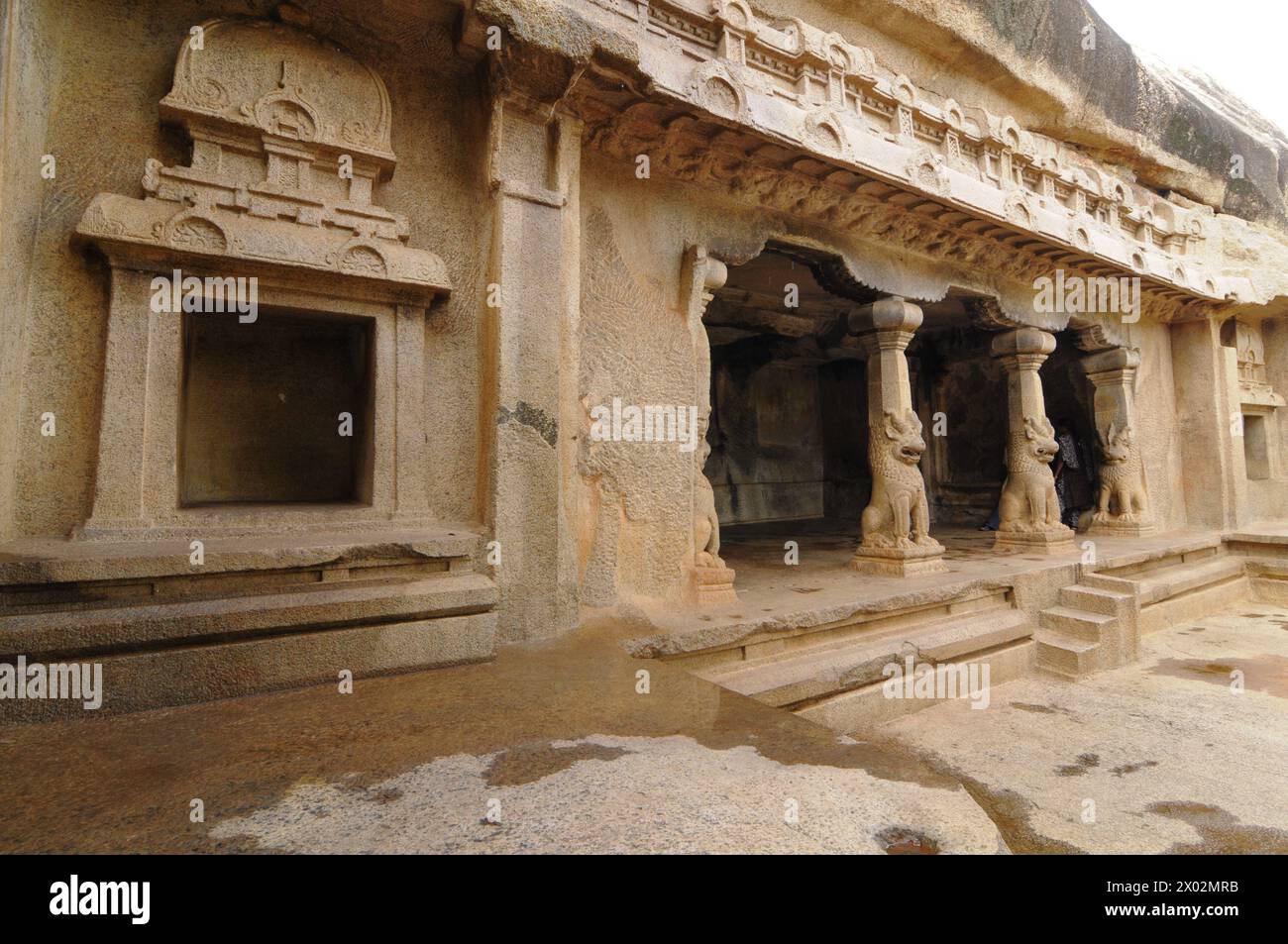 Ramanuja Mandapam, temple sculpté dans la roche, Mahabalipuram, site du patrimoine mondial de l'UNESCO, Tamil Nadu, Inde, Asie Banque D'Images