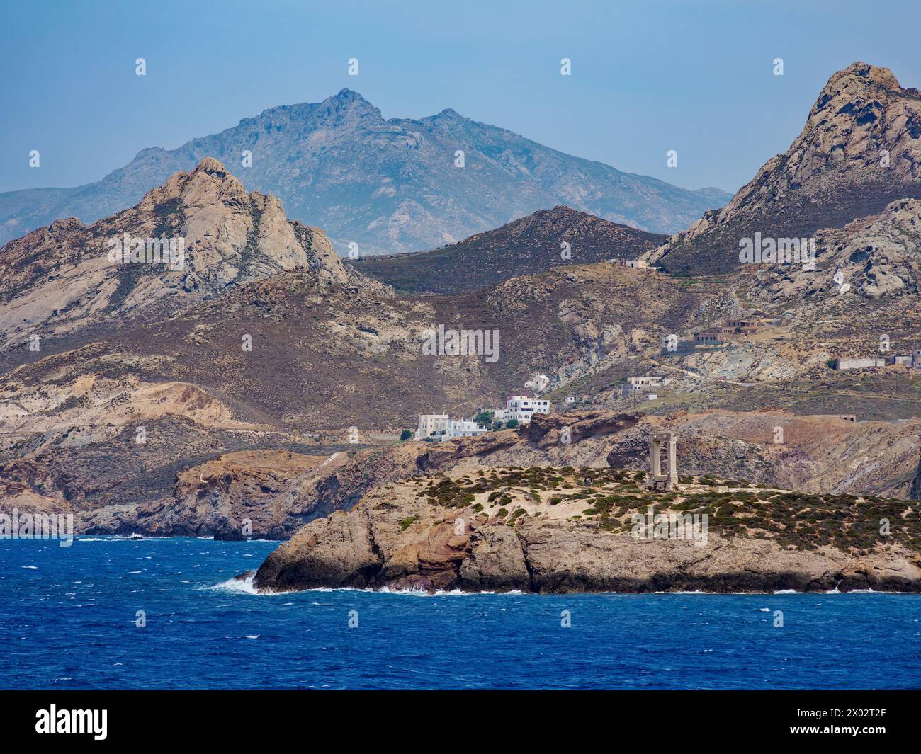Vue vers Temple d'Apollon, Chora, ville de Naxos, île de Naxos, Cyclades, îles grecques, Grèce, Europe Banque D'Images