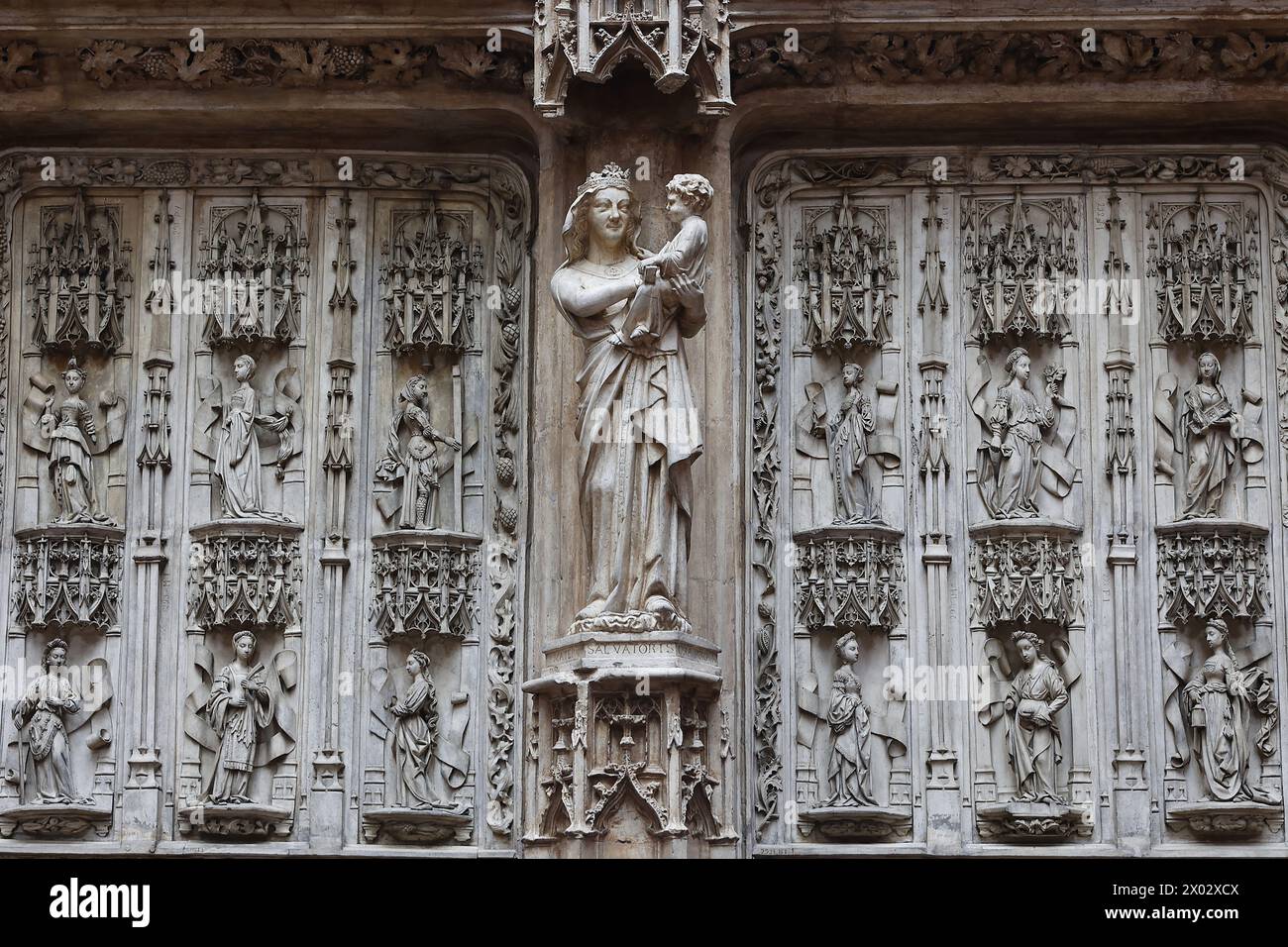 Moulage des portes occidentales principales de la cathédrale d'Aix en Provence, Ruddock Family Cast court, Victoria and Albert Museum, Kensington, Londres, Angleterre Banque D'Images