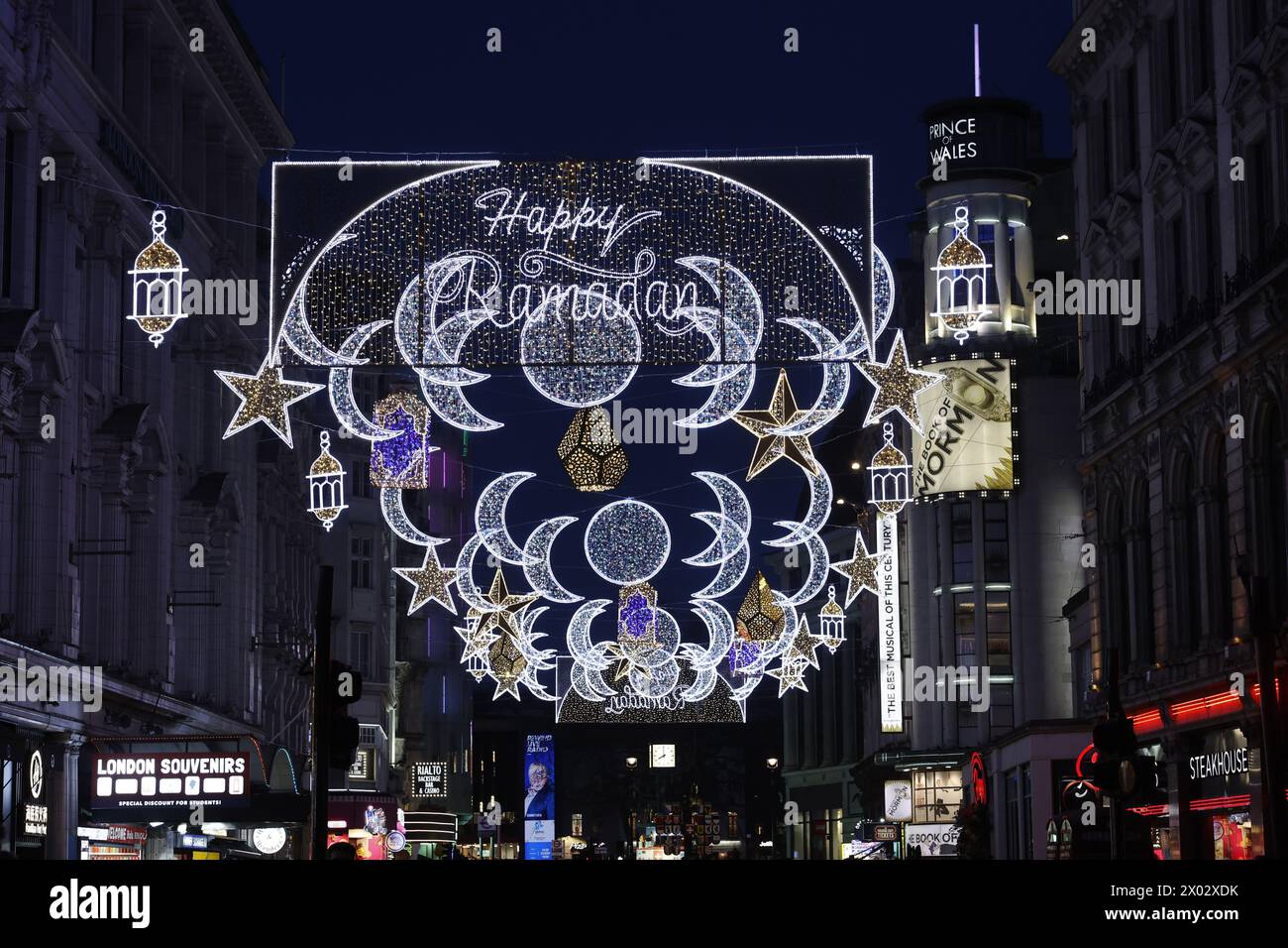 Lumières de Ramadan dans le West End, Londres, Angleterre, Royaume-Uni, Europe Banque D'Images