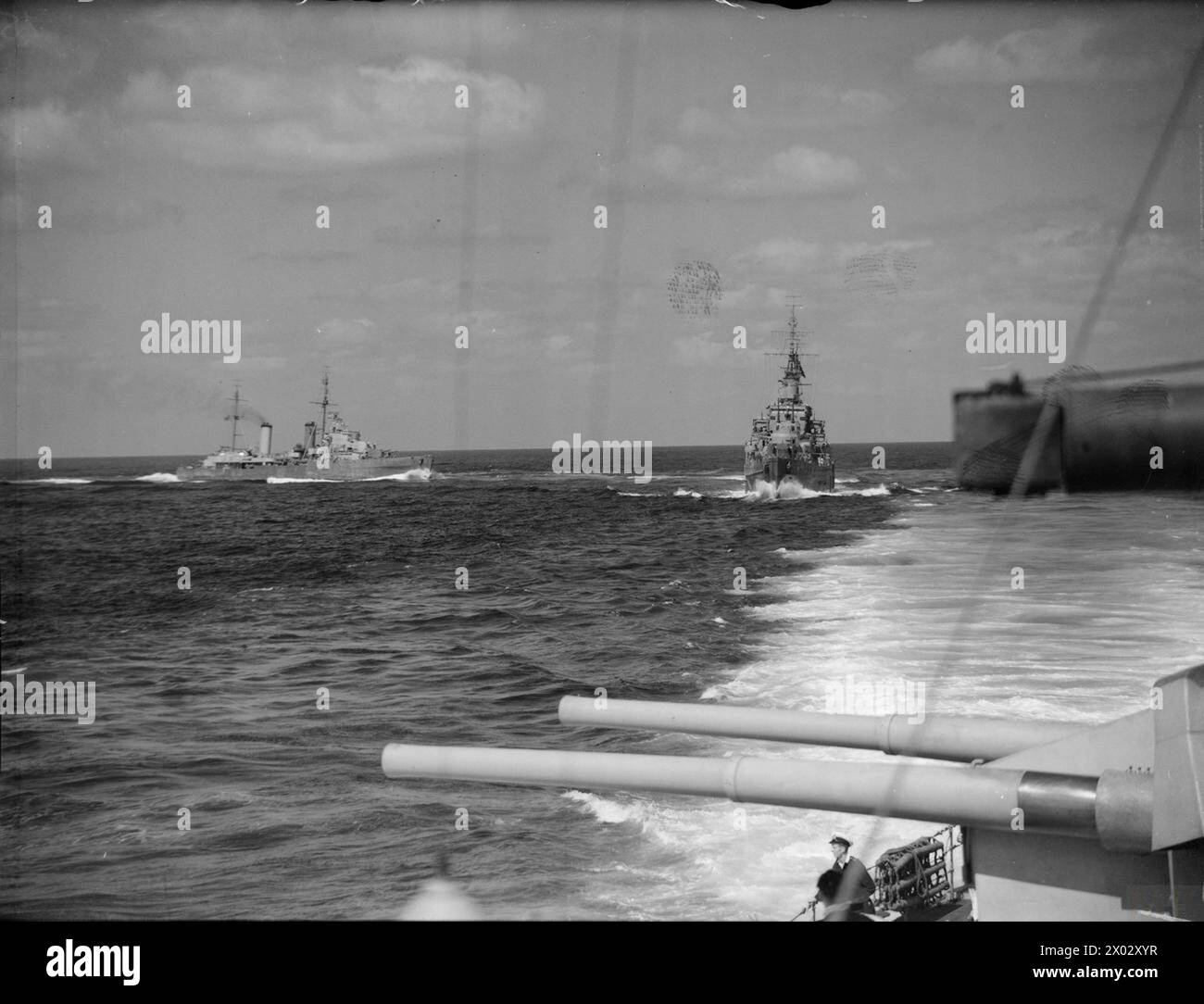 Le HMS Euryalus effectue un service de convoi en Méditerranée orientale du 11 au 12 août 1942, accompagné du HMS Dido et du HMS Arethusa Aretern. Banque D'Images
