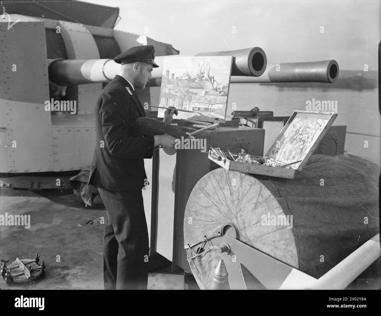 Entre le 31 octobre et le 2 novembre 1941 à Scapa Flow, l'aspirant D. Plummer dessine une vue de mémoire du château de Corfe, dans le Dorset, assis sous la tourelle avant. Banque D'Images