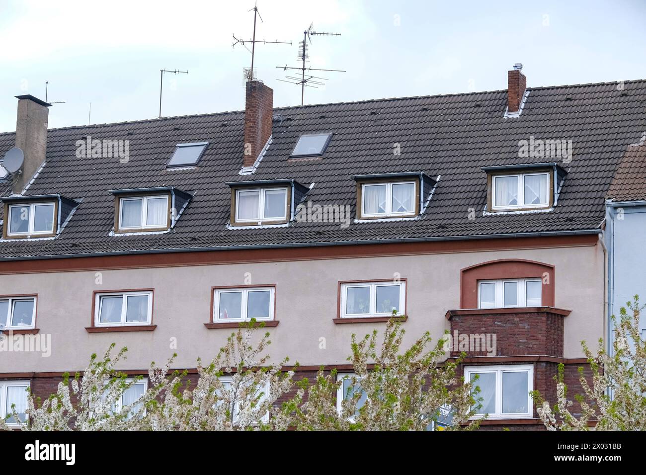 Düsseldorf 09.04.2024 Wohnungen Wohnungsnot Mietswohnung Mieten Mietpreis sozialer Wohnungsbau Immobilien Wohnraummangel Wohnung Baustelle Neubau Mehrfamilienhaus Mietshaus Miete Mietspiegel Mietpreisspiegel Immobilie Wohnungsmangel Baustau Wohnimmobilie Wohnungsimmobilien Mietpreise Altbau Leerstand Baumaterial Baustoffe Ballungsgebiet bezahlbarer Wohnraum CO2-Preis CO2 Bundes-Klimaschutzgesetz Heizen Heizung Klimapaket Mieter Vermieter Mietpreisbremse Klimasteuer Energiewende Büro Büros Homeoffice Home-Office Konjunkturpaket GrundsteuerReform Grundsteuererklärung Wohngeld Wohnungsgeld Wohnun Banque D'Images