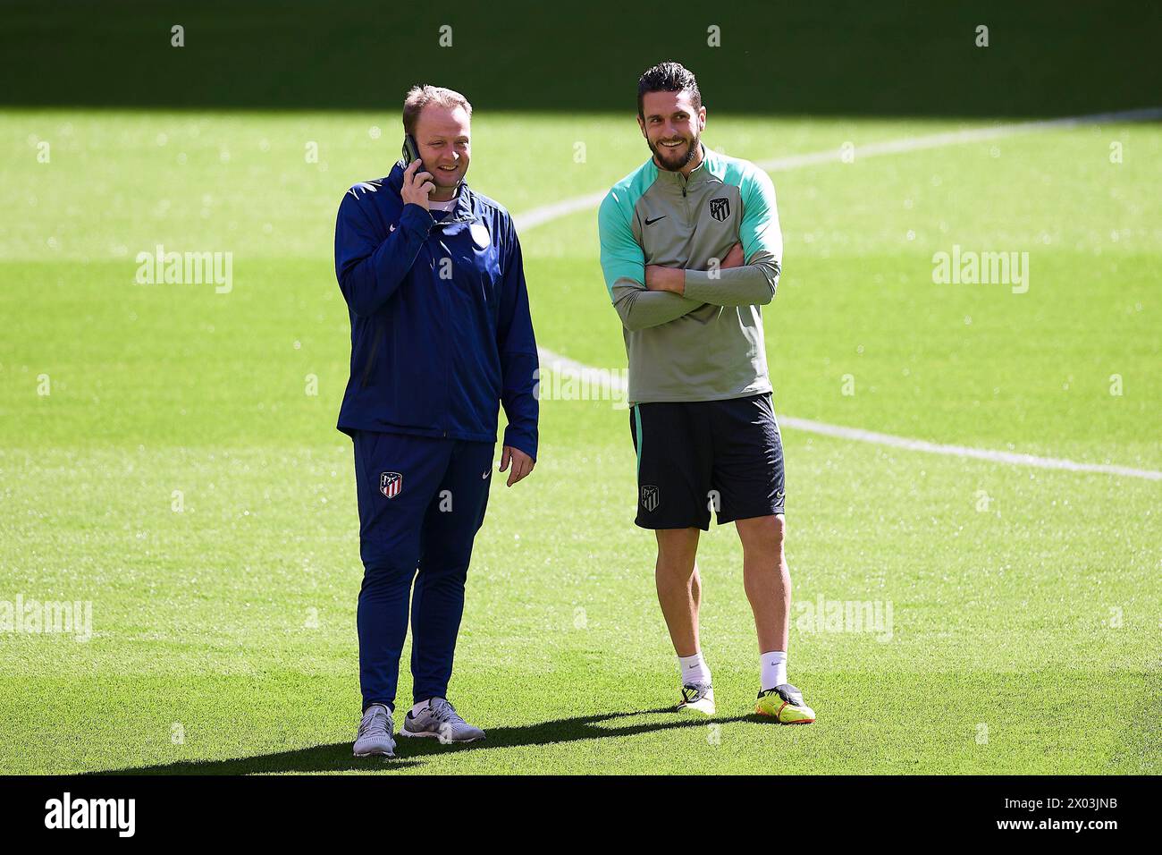 Madrid, Espagne. 09th Apr, 2024. Jorge Resurreccion, connu sous le nom de Koke de l'Atletico de Madrid, regarde pendant la séance d'entraînement à la veille du match de première manche de l'UEFA Champions League 2023/2024 entre l'Atletico de Madrid et le Borussia Dortmund au stade Civitas Metropolitano. (Photo de Federico Titone/SOPA images/SIPA USA) crédit : SIPA USA/Alamy Live News Banque D'Images